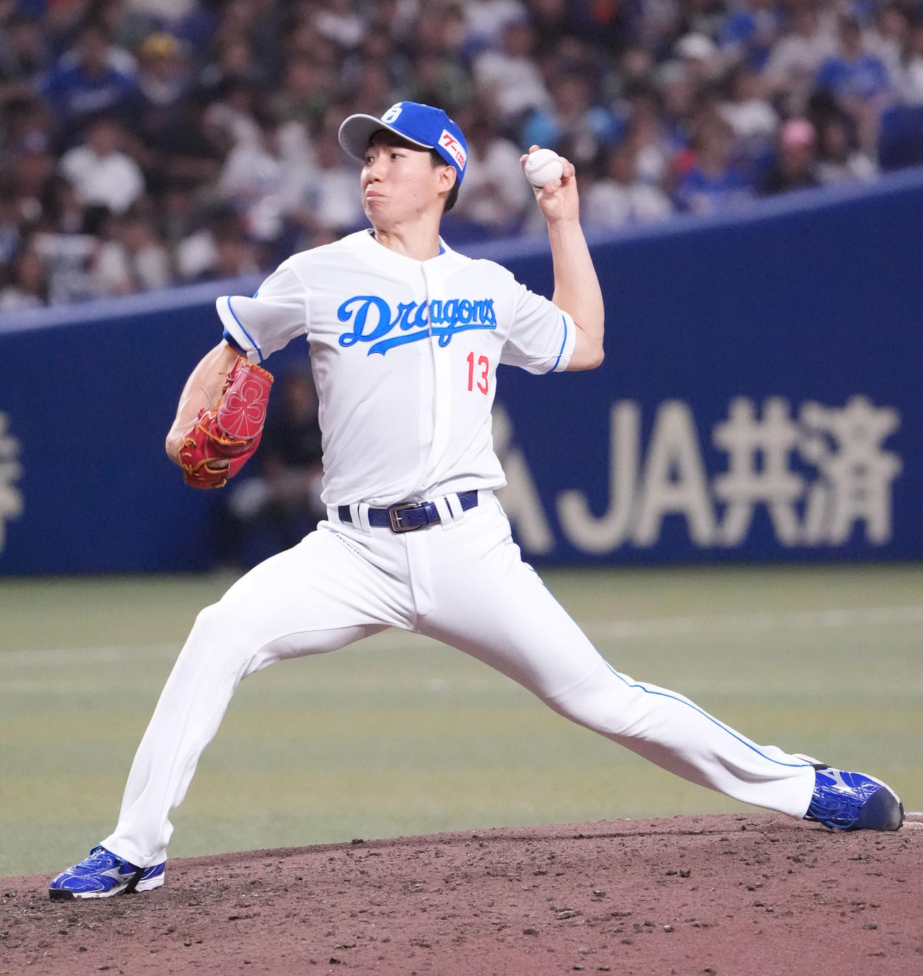 中日対ヤクルト　9回表、中日5番手で登板する橋本（撮影・森本幸一）