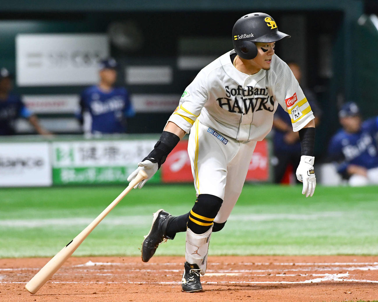 ソフトバンク対西武　2回裏ソフトバンク2死一、三塁、牧原大は中前へ同点適時打を放つ（撮影・岩下翔太）