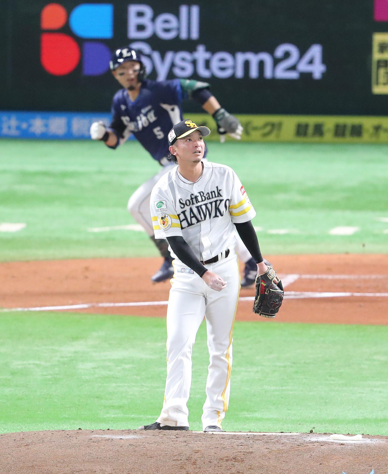 ソフトバンク対西武　2回表西武2死、外崎修汰に左越えに先制本塁打を浴びた東浜巨（撮影・梅根麻紀）