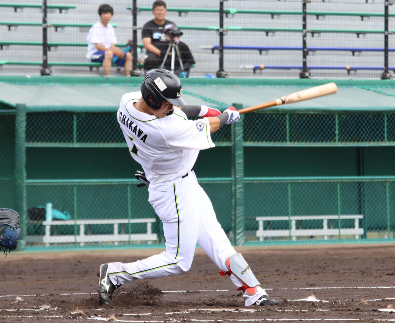 1回表JR北海道クラブ2死二、三塁、先制の2点適時打を放つ石川（撮影・保坂果那）