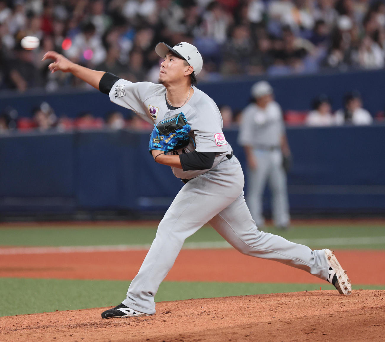 オリックス対ロッテ　ロッテ2番手の東妻（撮影・宮崎幸一)