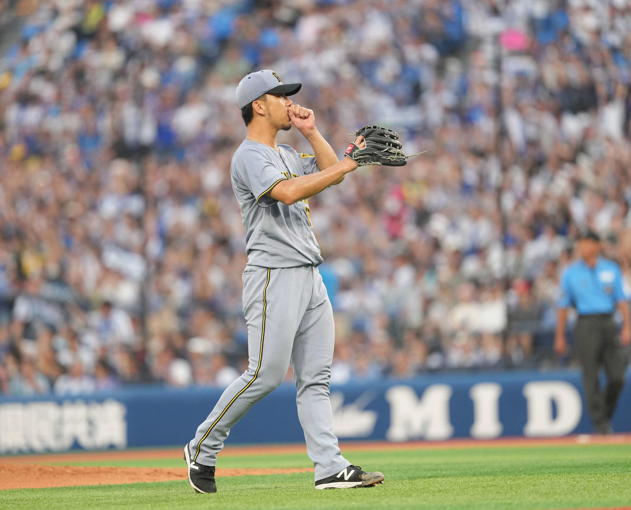 DeNA対阪神　回裏DeNA無死、牧に本塁打を浴びる伊藤将（撮影・井上学）