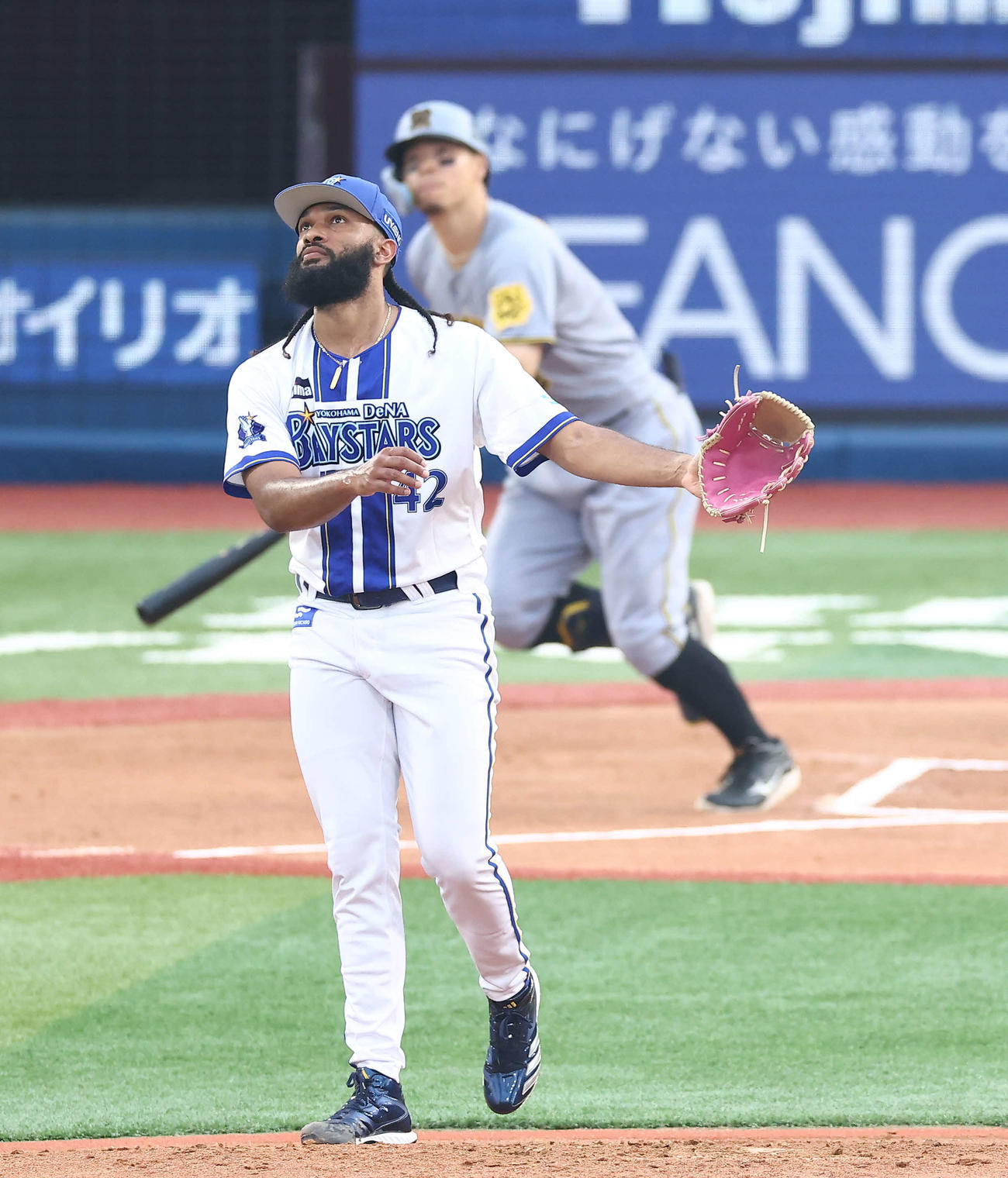 DeNA対阪神　1回表阪神1死、佐藤輝にソロ本塁打を浴びるジャクソン（撮影・河田真司）