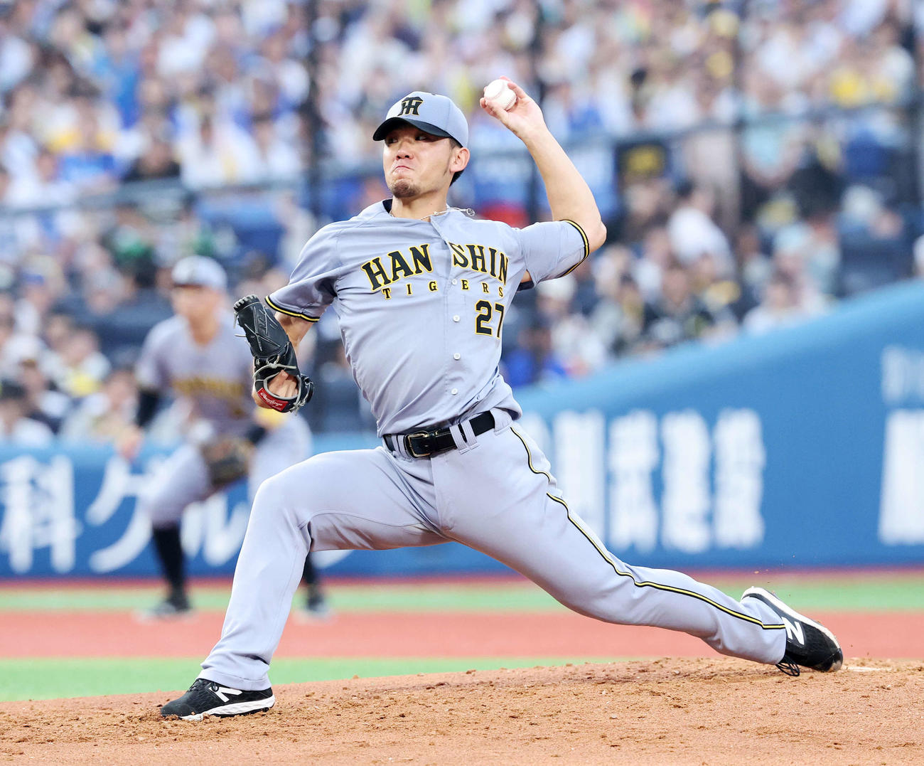 DeNA対阪神　力投する阪神先発の伊藤将（撮影・鈴木正人）