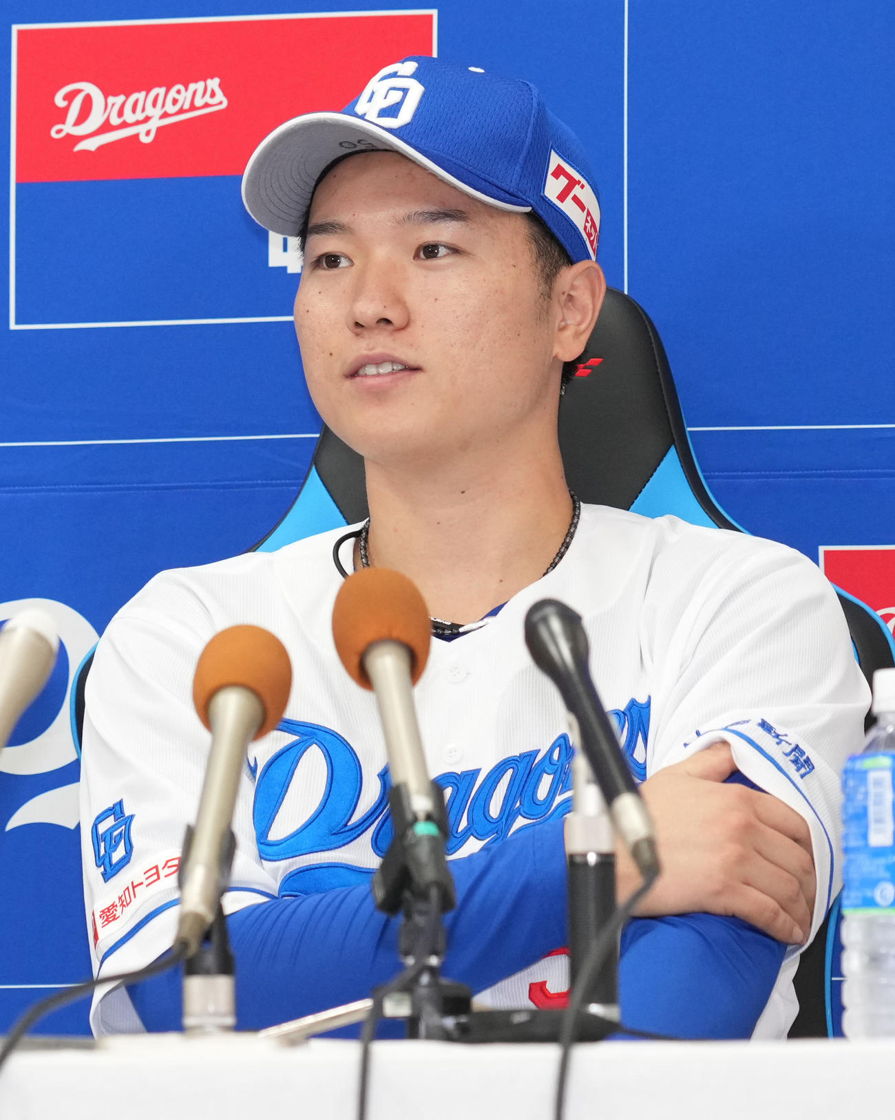 会見する清水達也（撮影・森本幸一）