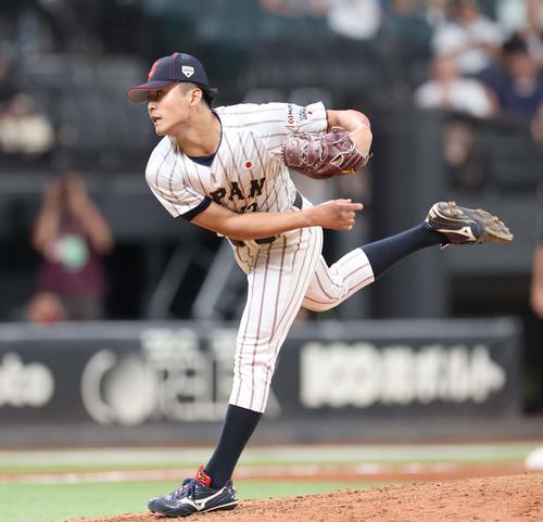 日米大学野球選手権　日本対米国　9回に登板の佐藤（撮影・黒川智章）
