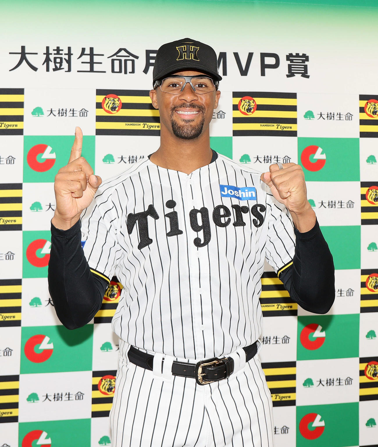 6月度の大樹生命月間MVP賞に選ばれた阪神デュプランティエ（撮影・上山淳一）