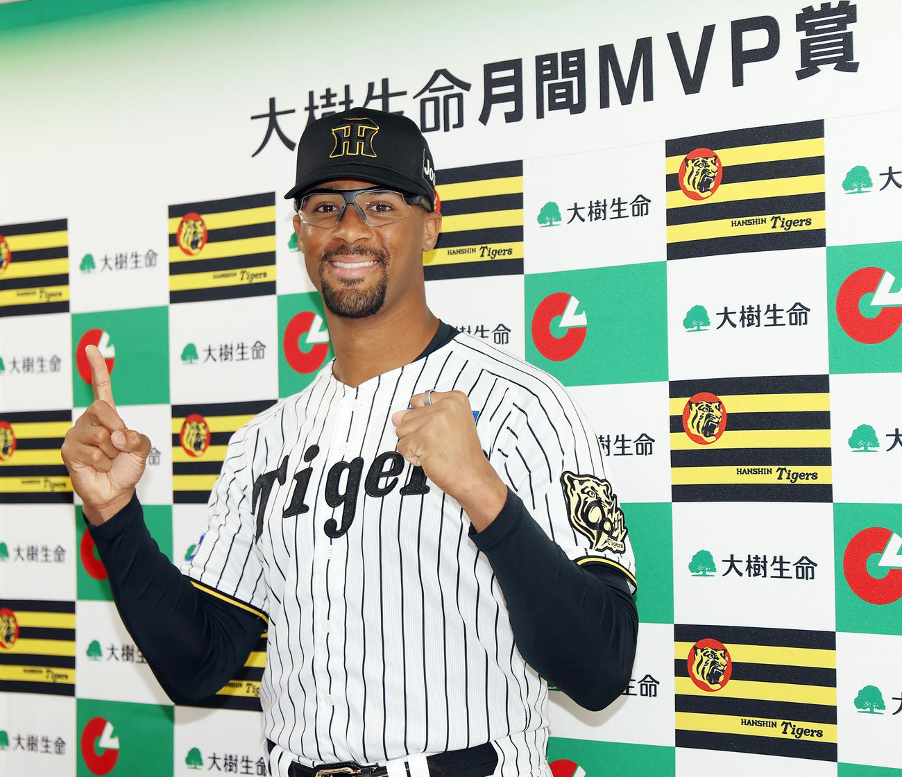6月度の大樹生命月間MVP賞に選ばれた阪神デュプランティエ（撮影・上山淳一）