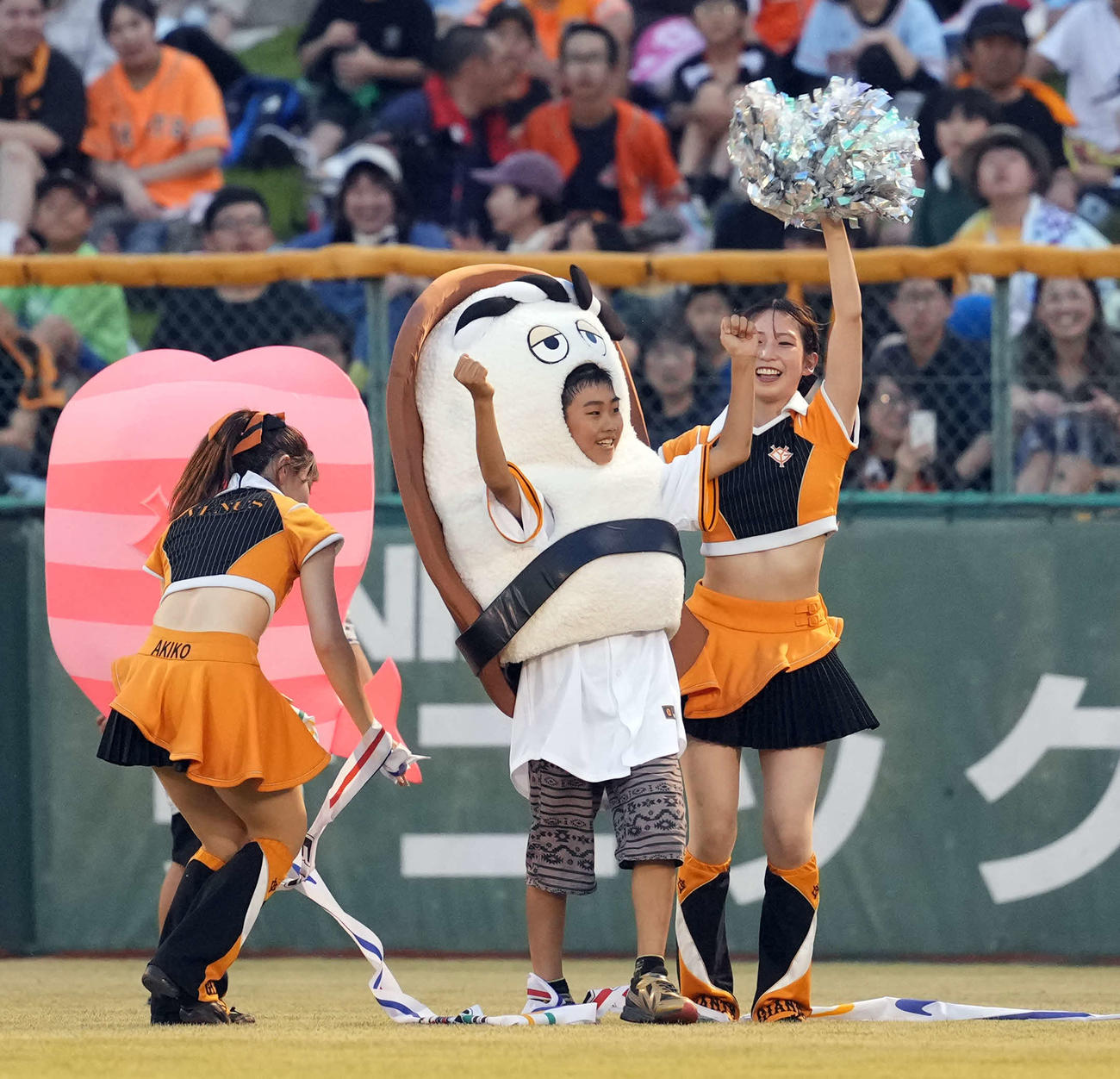 巨人対中日　すしレースの勝利はあなご（撮影・たえ見朱実）