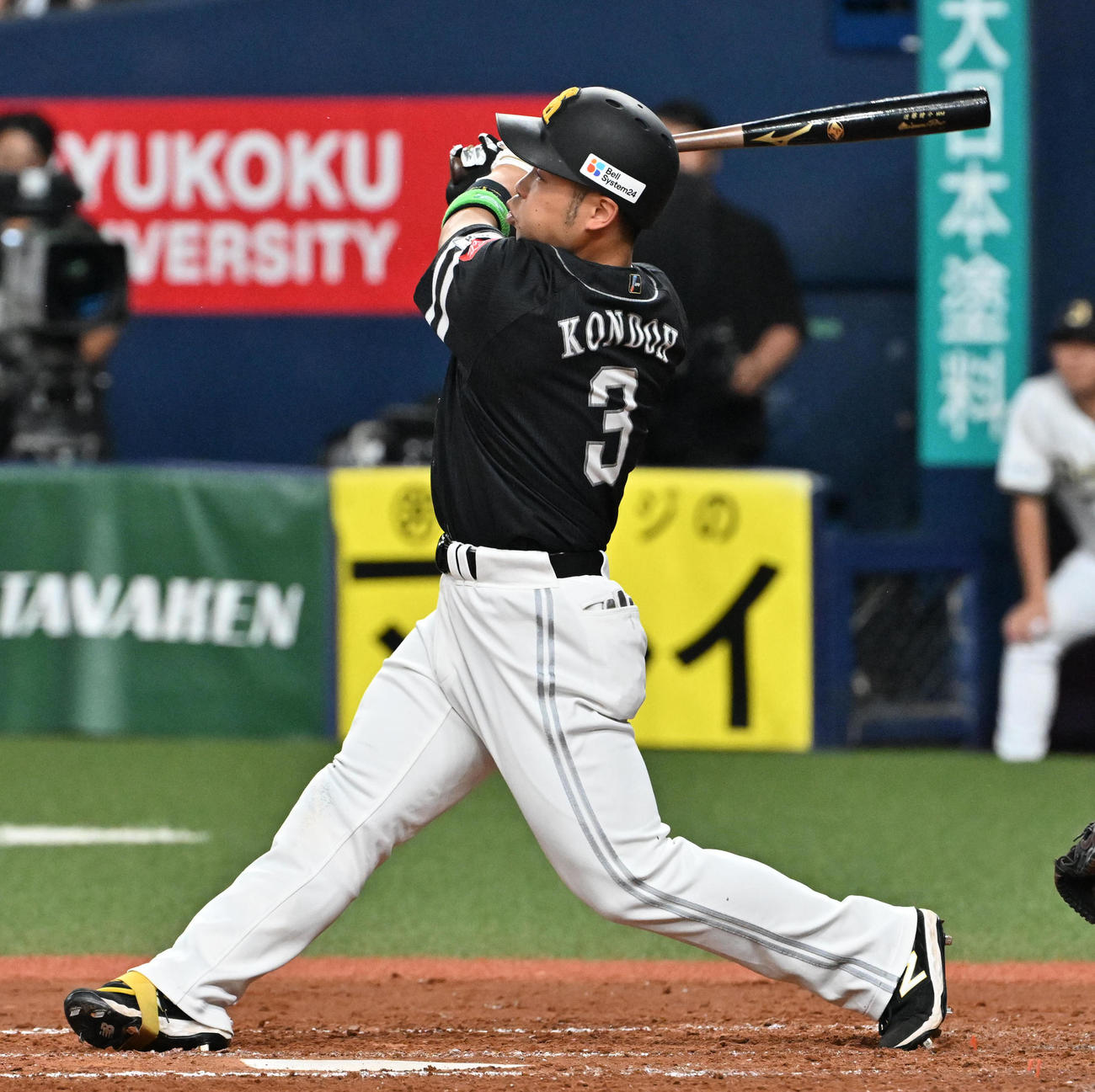 オリックス対ソフトバンク　3回表ソフトバンク1死満塁　近藤は満塁本塁打を放つ（撮影・石井愛子）
