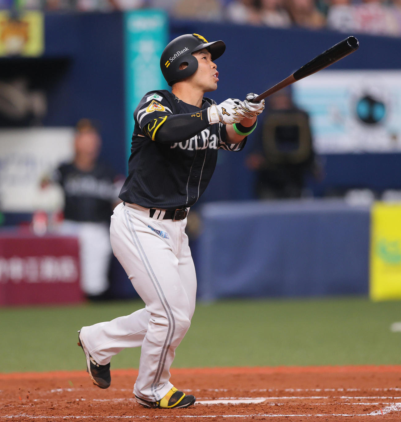 オリックス対ソフトバンク　3回表ソフトバンク1死満塁、近藤は右越え満塁本塁打を放つ（撮影・上山淳一）