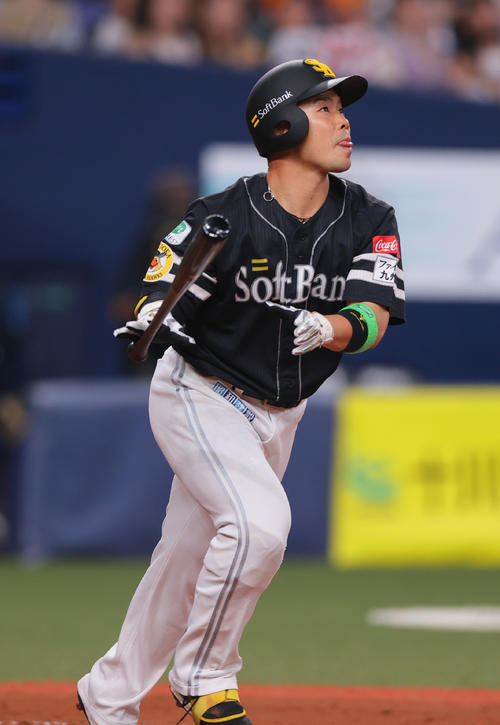 ソフトバンク】近藤健介、満塁弾で通算100号 15試合ぶりのスタメン復帰