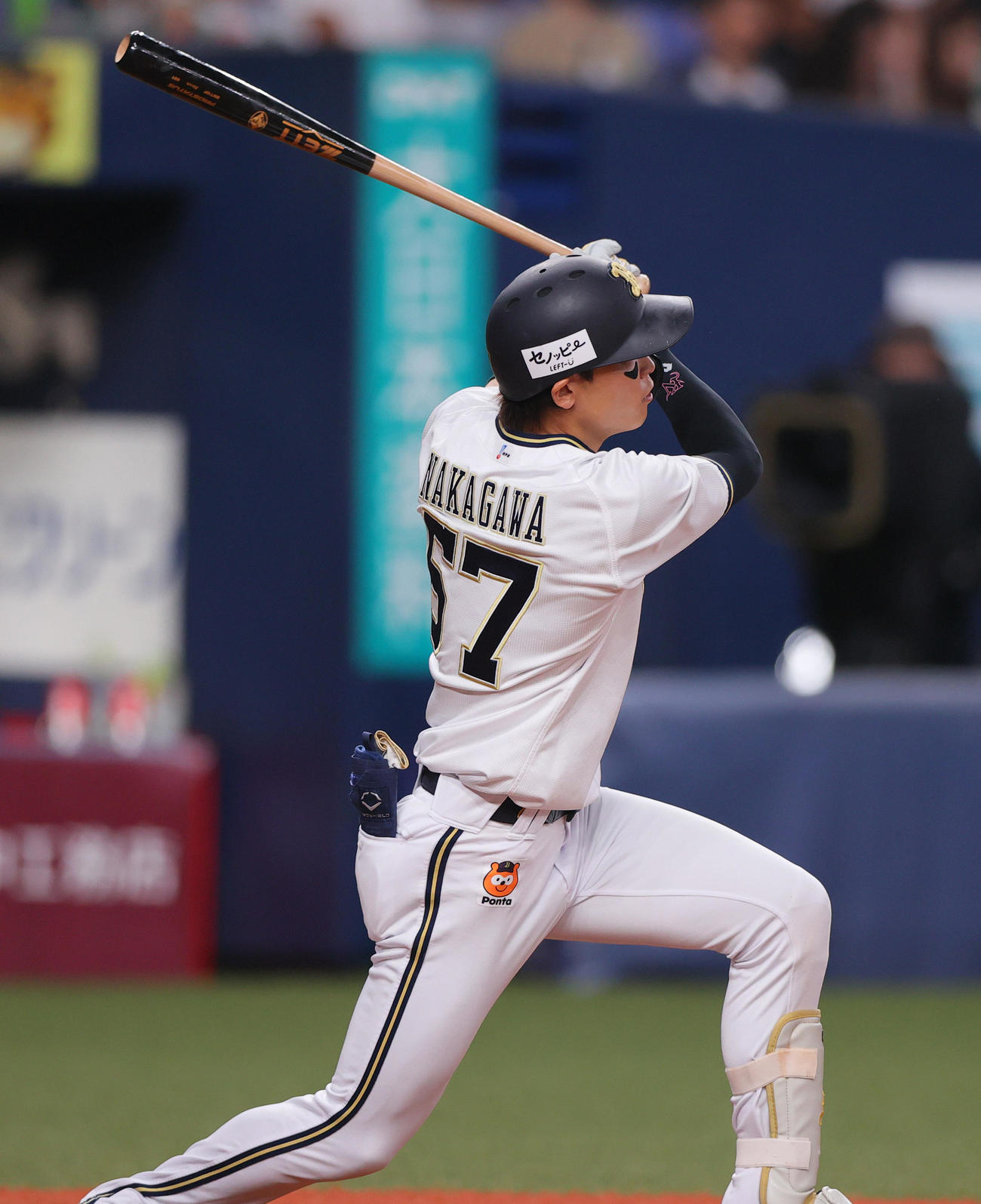 オリックス対ソフトバンク　3回裏オリックス無死、中川は左越え本塁打を放つ（撮影・上山淳一）