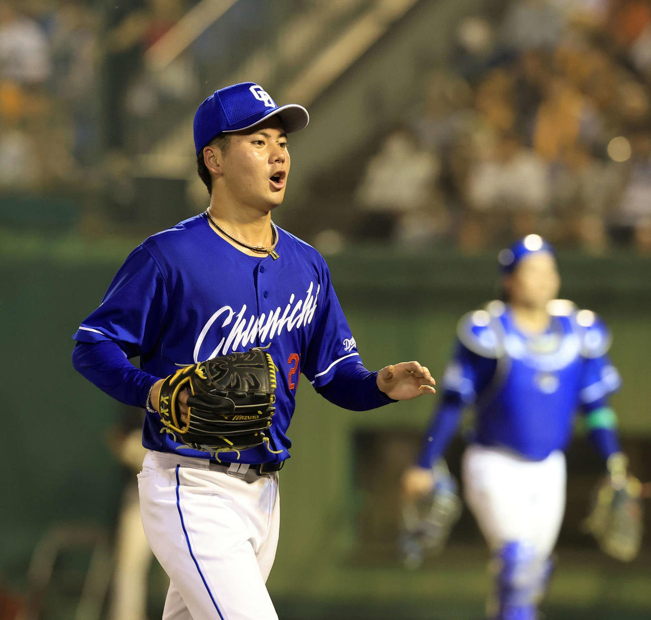 巨人対中日　5回裏巨人の攻撃を抑え、気合の表情の金丸（撮影・浅見桂子）