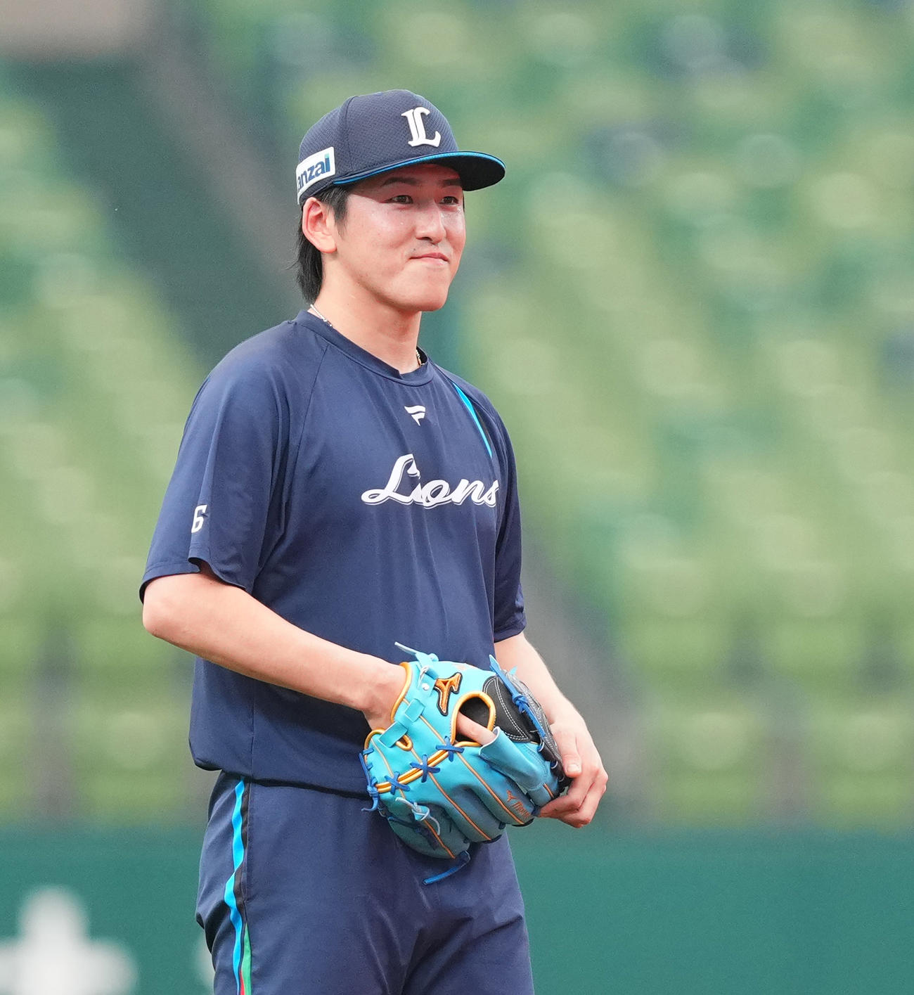 西武対楽天　試合前、調整する西武隅田（撮影・菅敏）