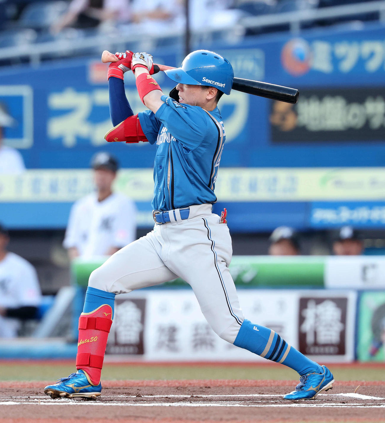 ロッテ対日本ハム　1回表日本ハム無死、五十幡は右越え二塁打を放つ（撮影・鈴木正人）
