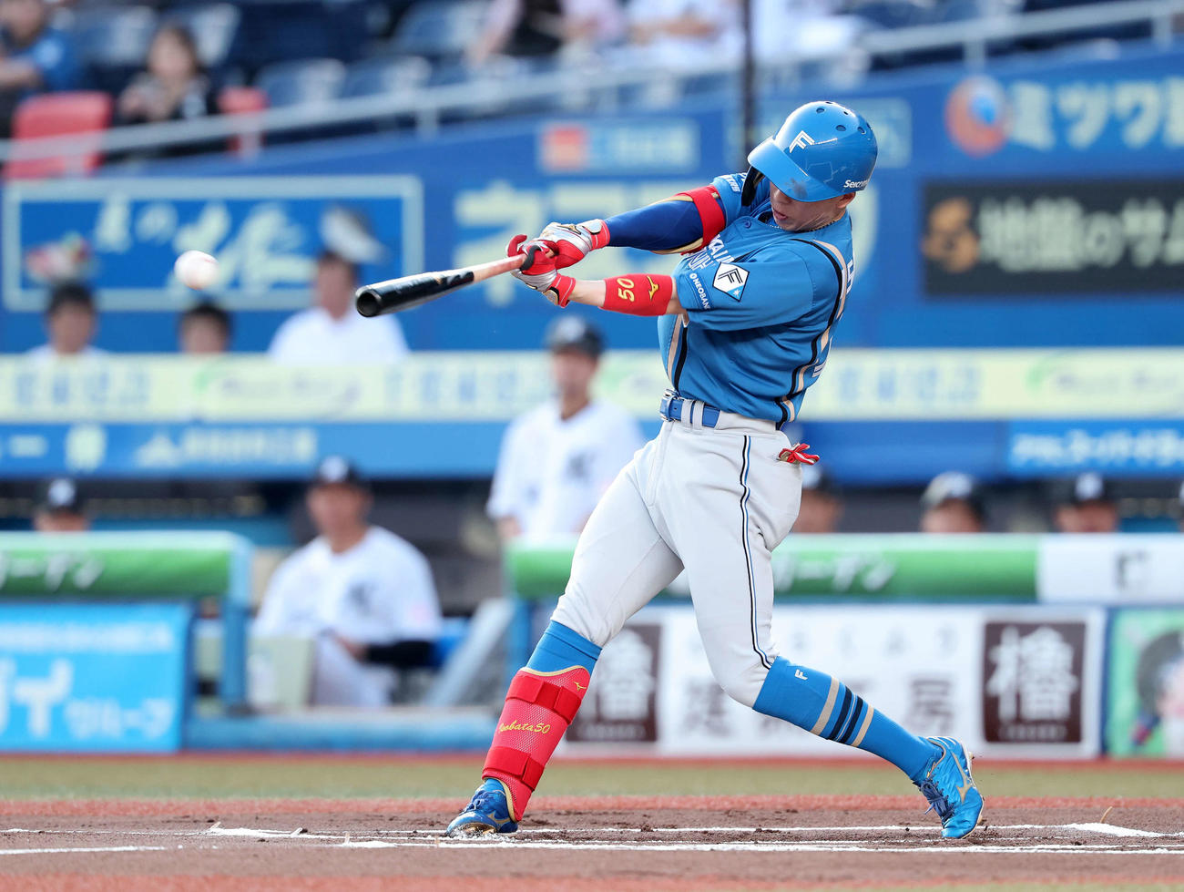 ロッテ対日本ハム　1回表日本ハム無死、五十幡は右越え二塁打を放つ（撮影・鈴木正人）