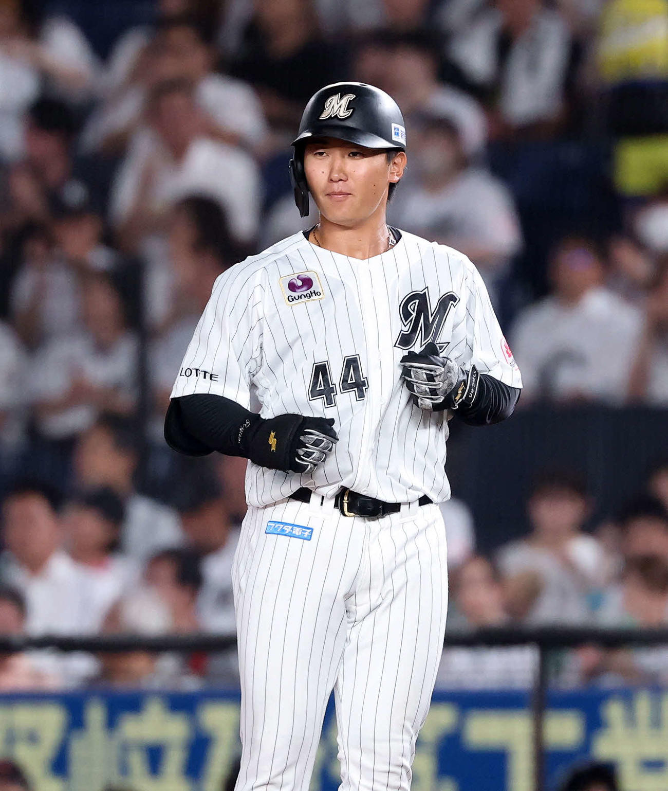 ロッテ対日本ハム　7回裏ロッテ無死、宮崎は中前のプロ初安打を放つ（撮影・鈴木正人）