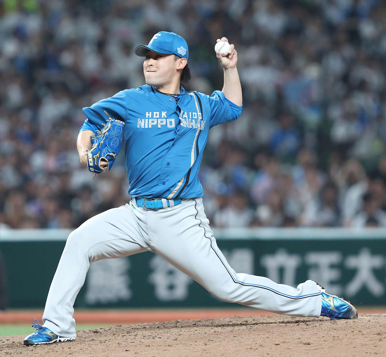 西武対日本ハム　8回表、4番手で登板する河野（撮影・河田真司）