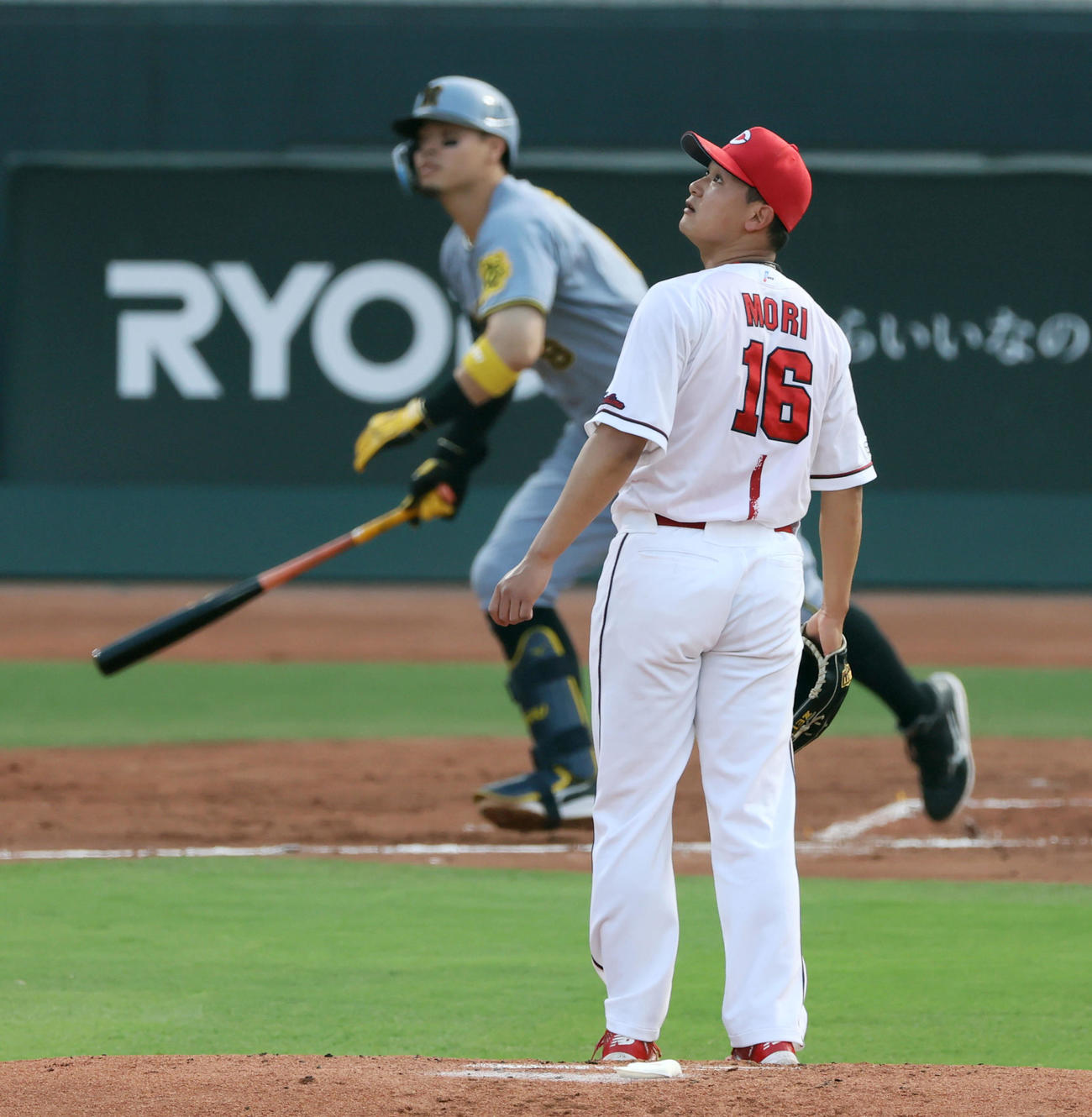 広島対阪神　2回表阪神無死、森は佐藤輝に右越えソロ本塁打を浴びる（撮影・加藤哉）