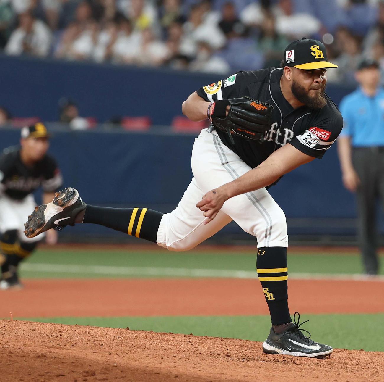 オリックス対ソフトバンク　ソフトバンク3番手のヘルナンデス（撮影・上田博志）