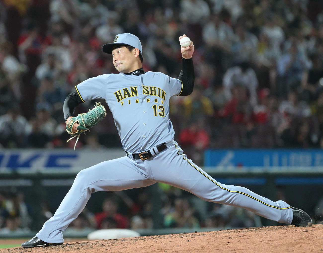 広島対阪神　9回裏広島、阪神5番手の岩崎（撮影・加藤孝規）