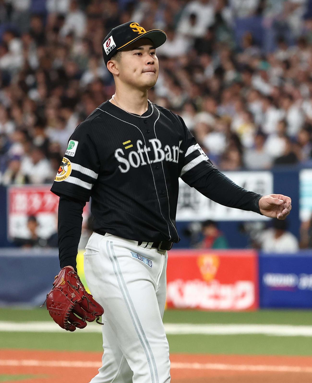 オリックス対ソフトバンク　6回裏オリックス1死満塁、紅林に満塁弾を浴びた松本晴は降板する（撮影・上田博志）