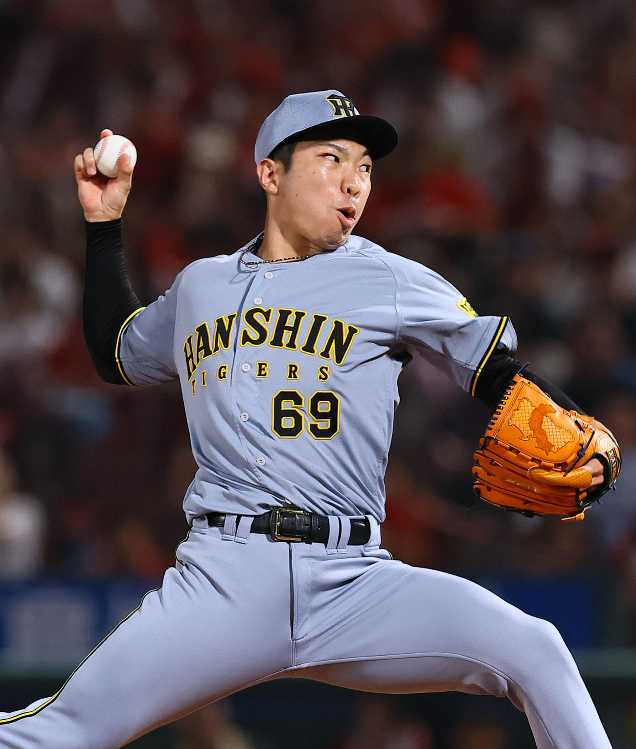 広島対阪神　8回に登板した阪神石井（撮影・藤尾明華）