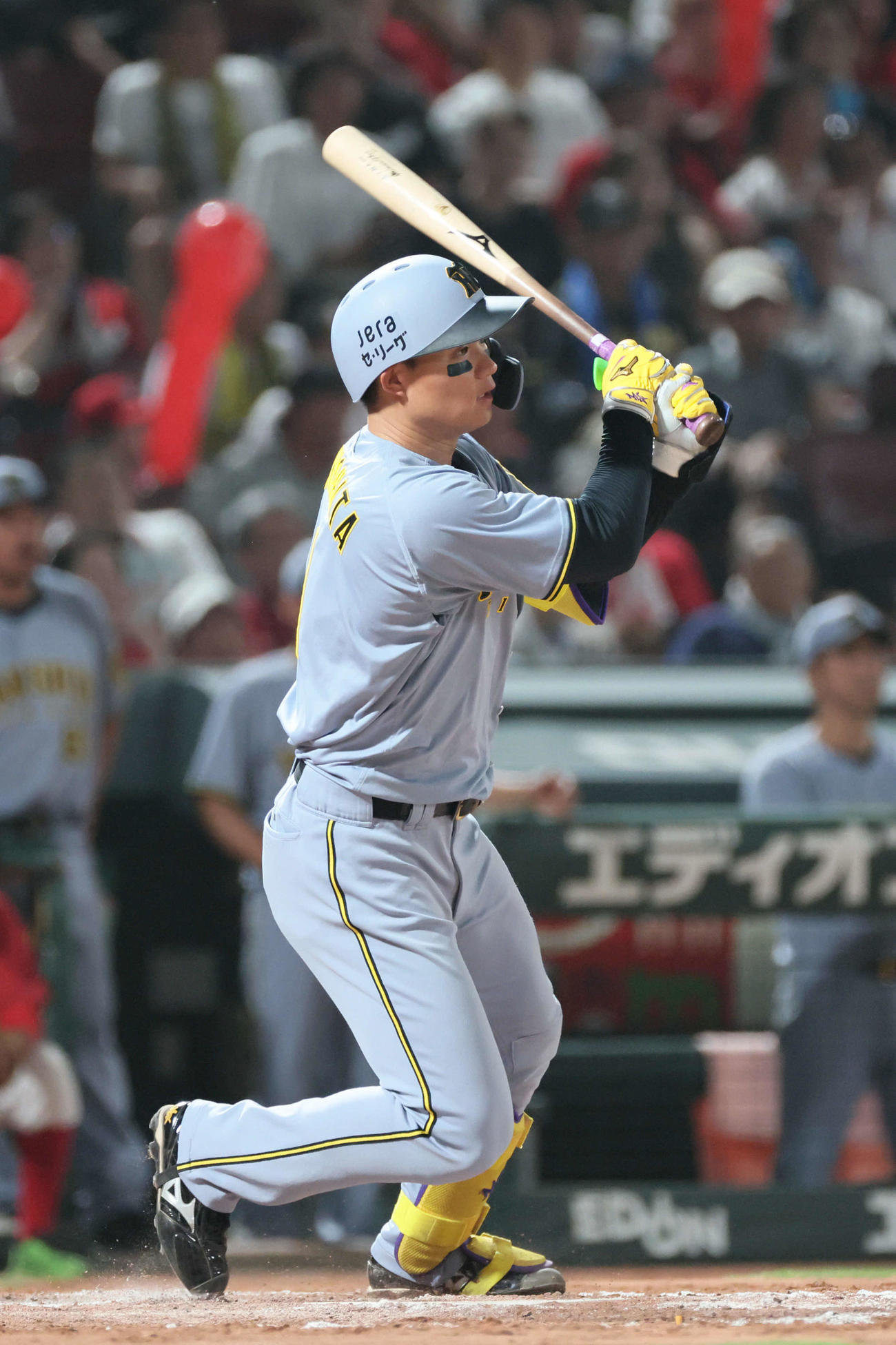 広島対阪神　7回表阪神2死一、二塁、森下は勝ち越しの2点適時二塁打を放つ（撮影・加藤孝規）