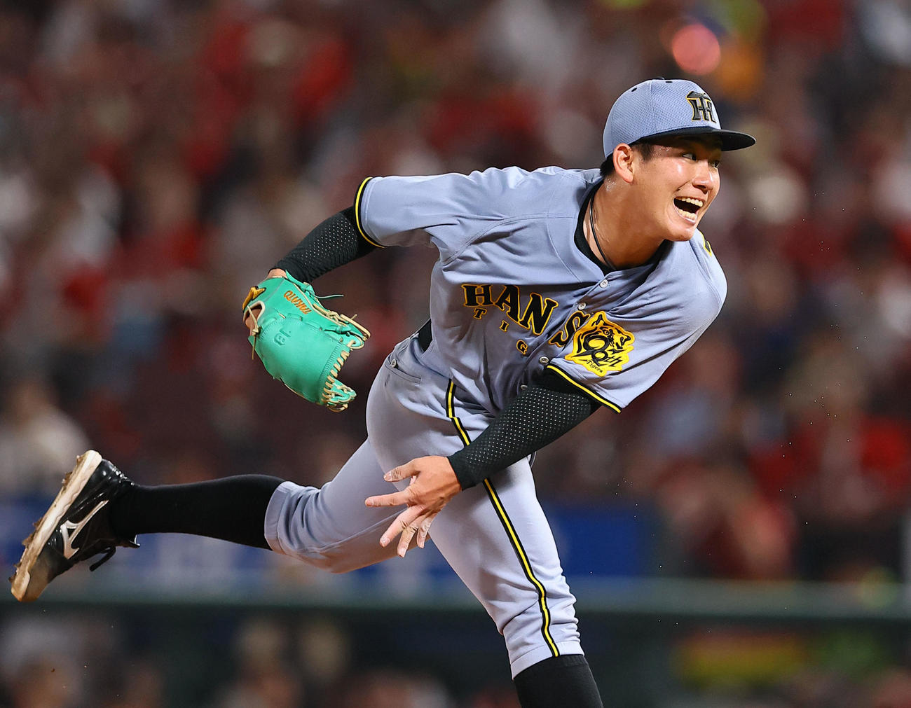 広島対阪神　6回裏広島2死一、二塁、力投を見せる伊原（撮影・藤尾明華）