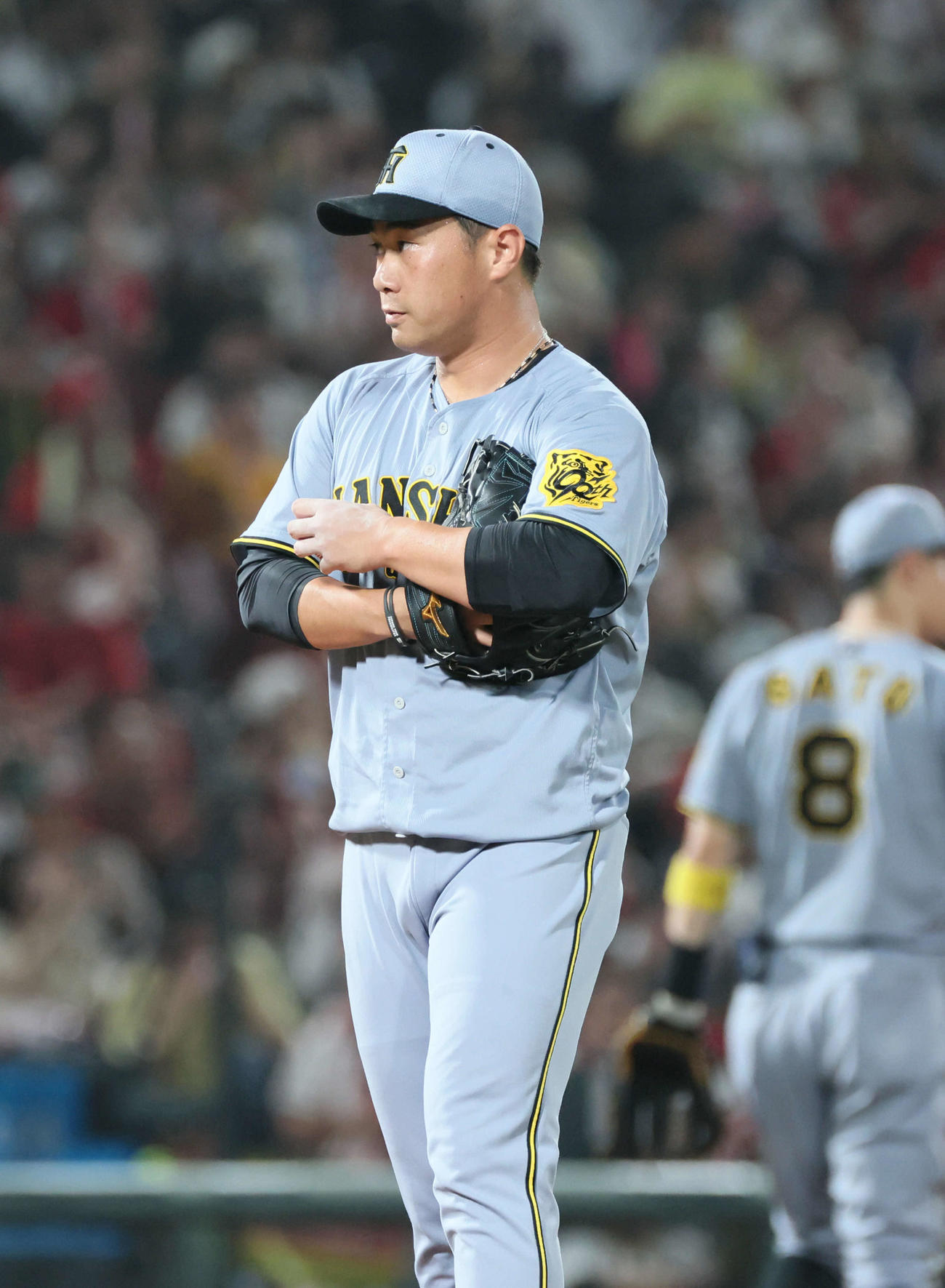 広島対阪神　6回裏広島2死満塁、秋山に勝ち越し2点適時打を浴びた桐敷（撮影・加藤孝規）