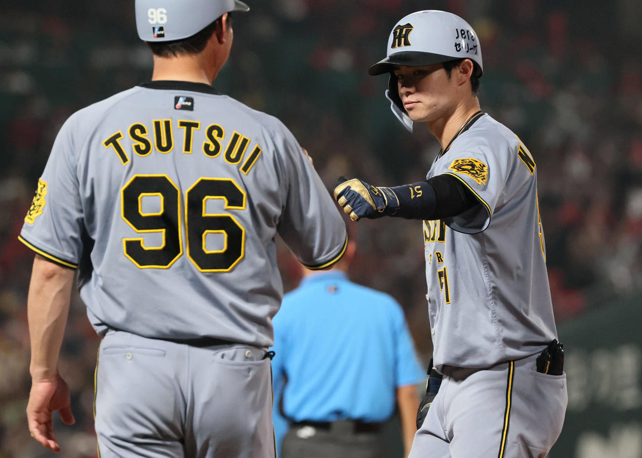 広島対阪神　7回表阪神2死一、二塁、中野は同点左適時打を放つ（撮影・加藤孝規）