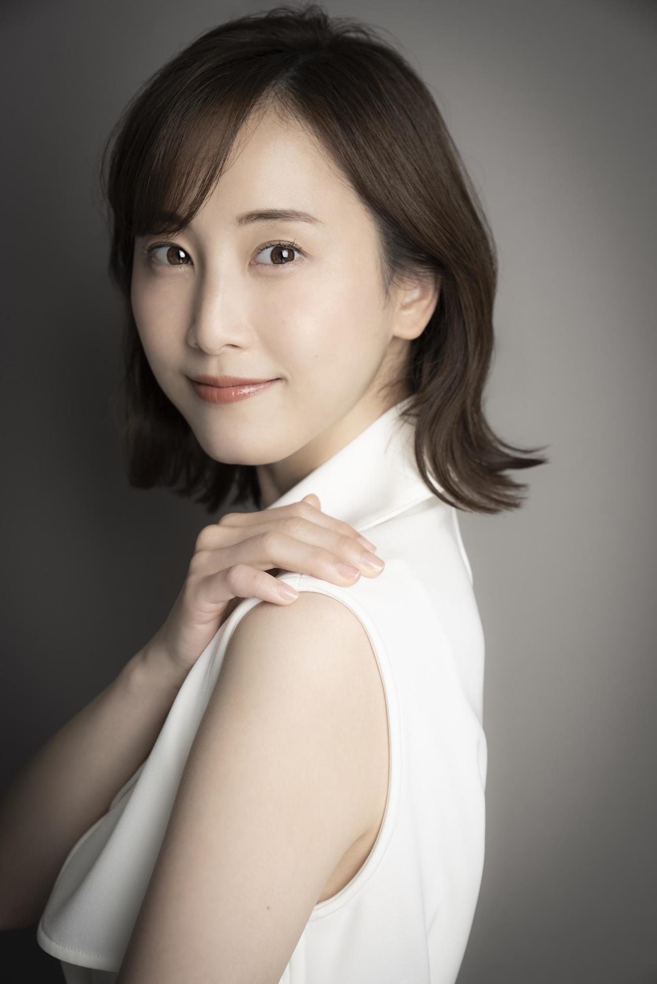 8月29日の西武－オリックスでセレモニアルピッチに登場する俳優松井玲奈（写真は球団提供）