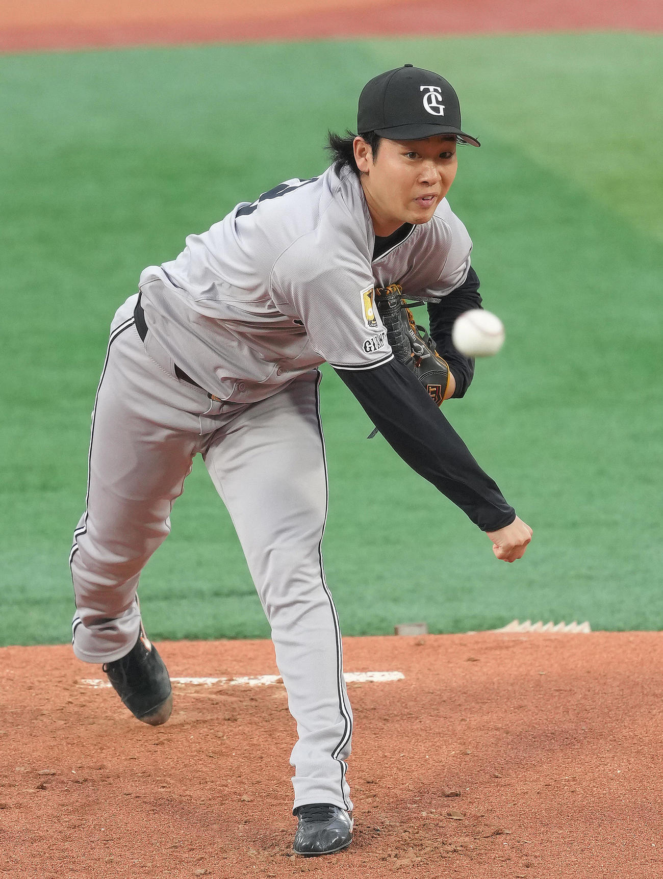 DeNA対巨人　巨人先発の山崎（撮影・足立雅史）
