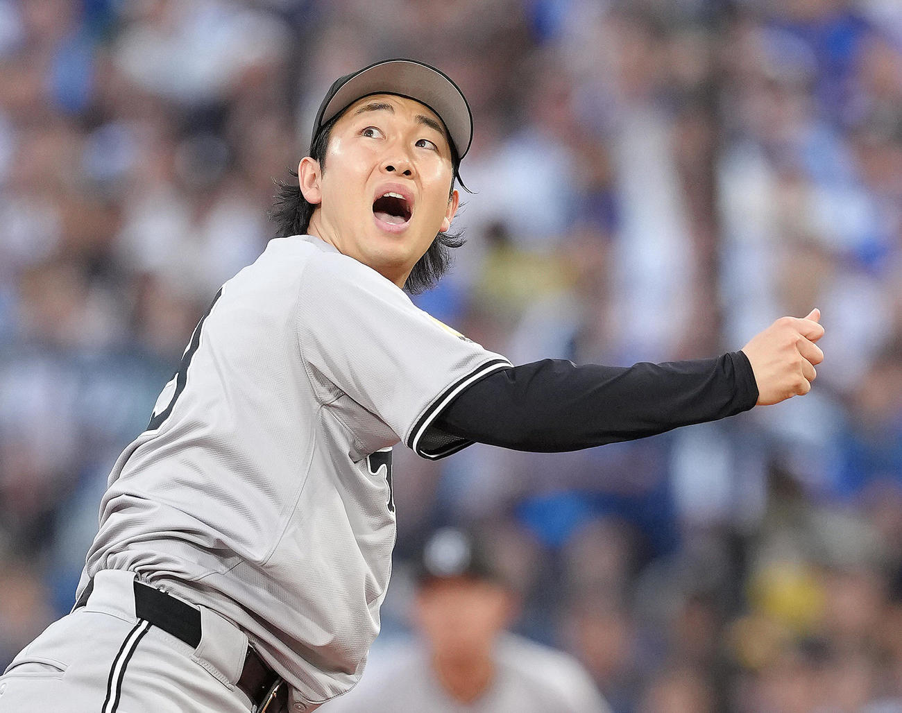 DeNA対巨人　2回裏DeNA無死、牧に先制本塁打を浴びた山崎（撮影・足立雅史）