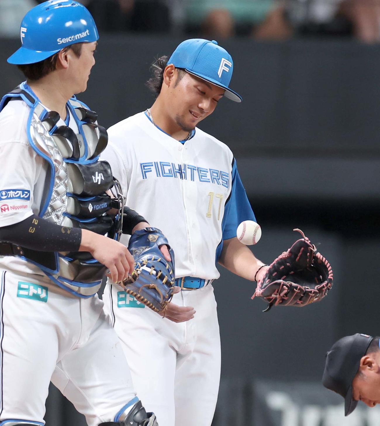 日本ハム対オリックス　1回表、先制点を許し渋い表情の伊藤（撮影・黒川智章）