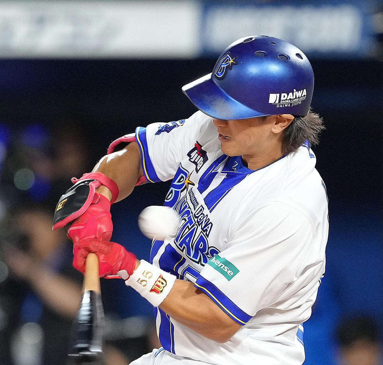 DeNA対巨人　10回裏DeNA1死、井上は空振り三振に倒れる（撮影・足立雅史）