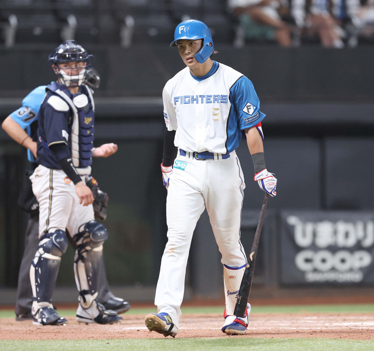 日本ハム対オリックス　9回裏、三振に終わる野村（撮影・黒川智章）
