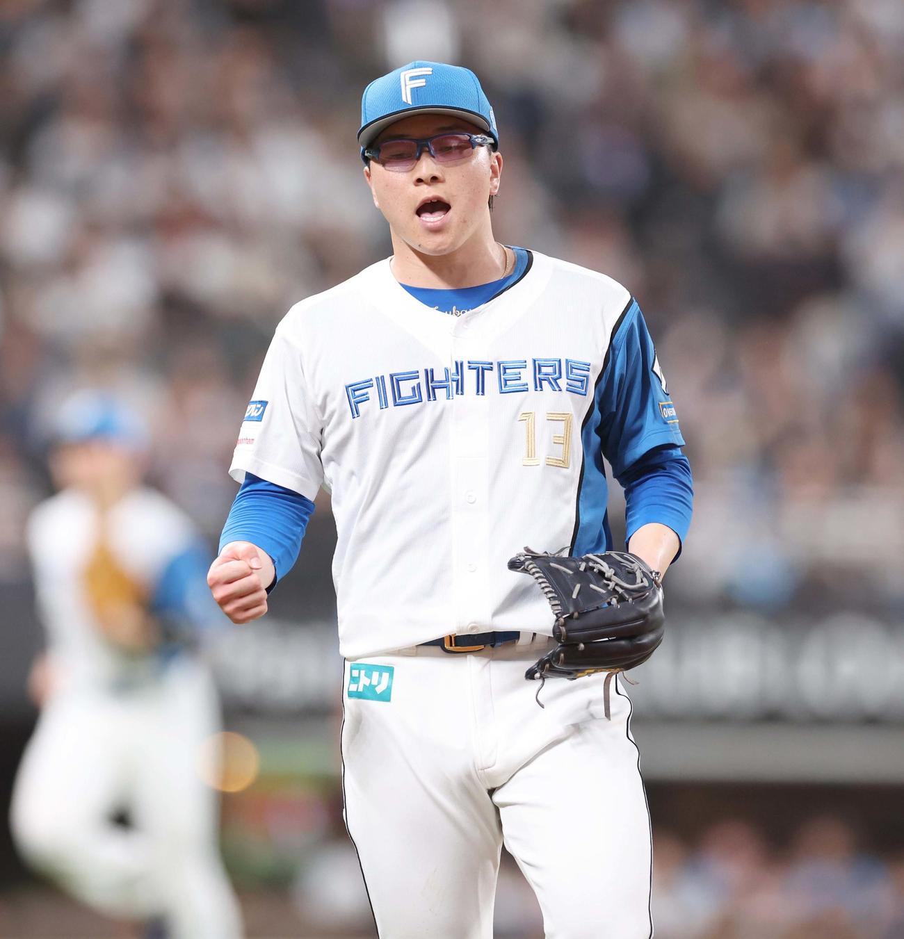 日本ハム対オリックス　9回に登板し打者を3人で抑える生田目（撮影・黒川智章）