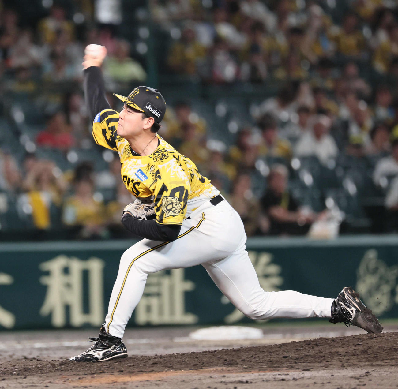 阪神対ヤクルト　阪神3番手の木下（撮影・宮崎幸一)