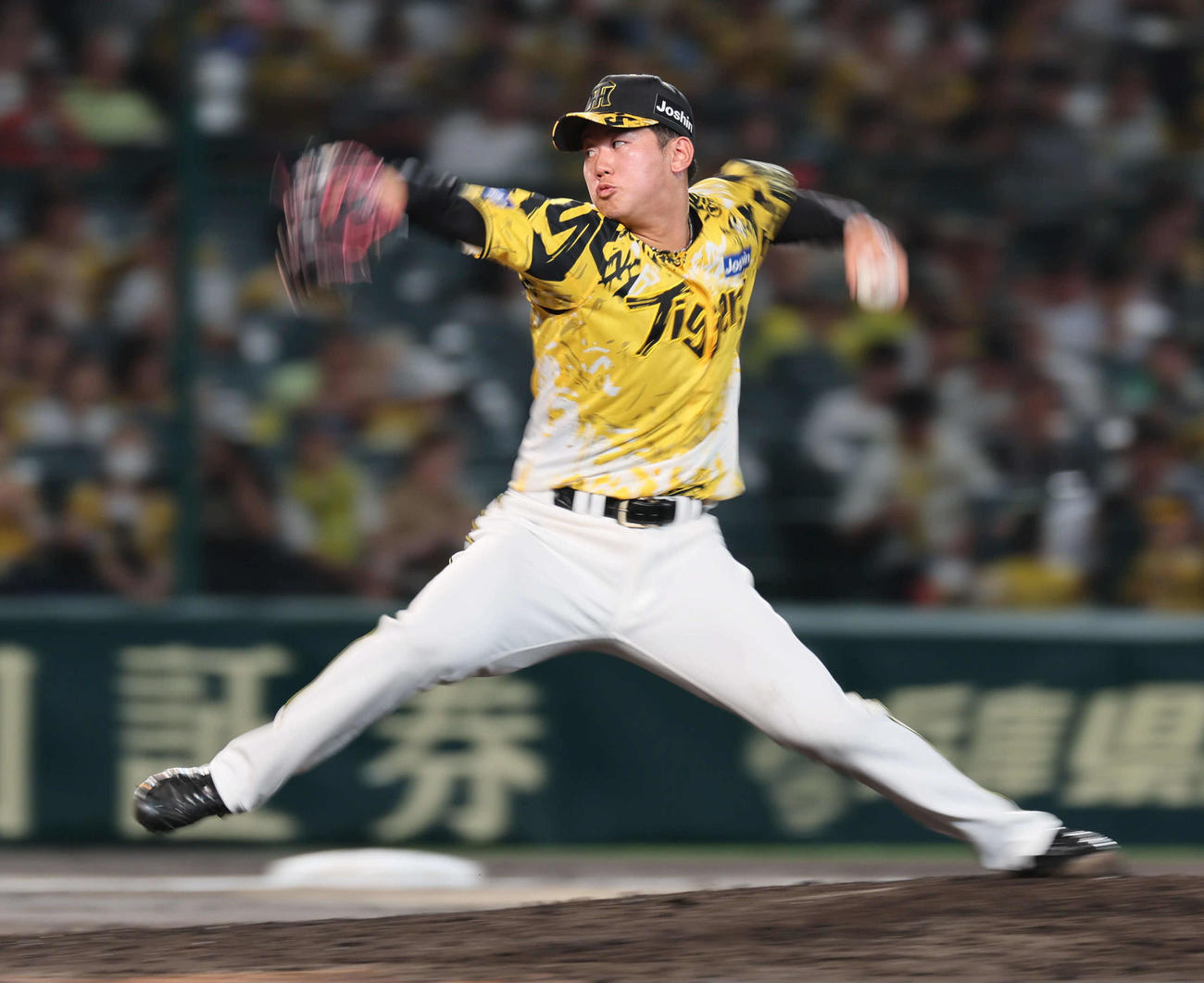 阪神対ヤクルト　阪神2番手の門別（撮影・宮崎幸一)