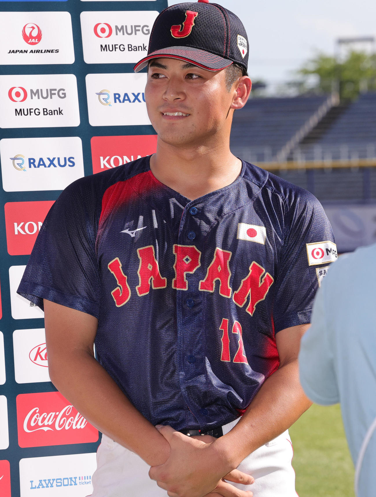日本対米国　ヒーローインタビューで目標は165キロと宣言した日本・佐藤（撮影・野上伸悟）