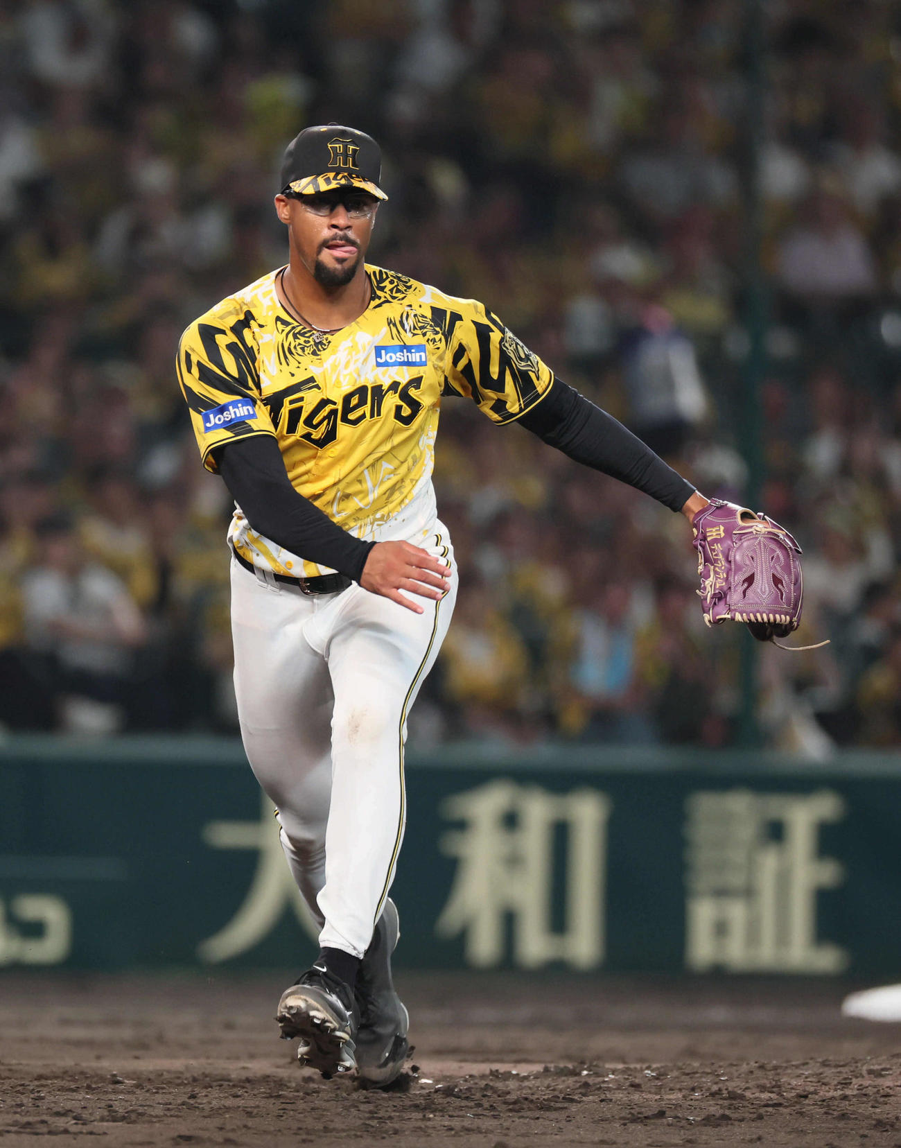 阪神対ヤクルト　阪神先発のデュプランティエは7回を5安打2失点に抑える（撮影・宮崎幸一)