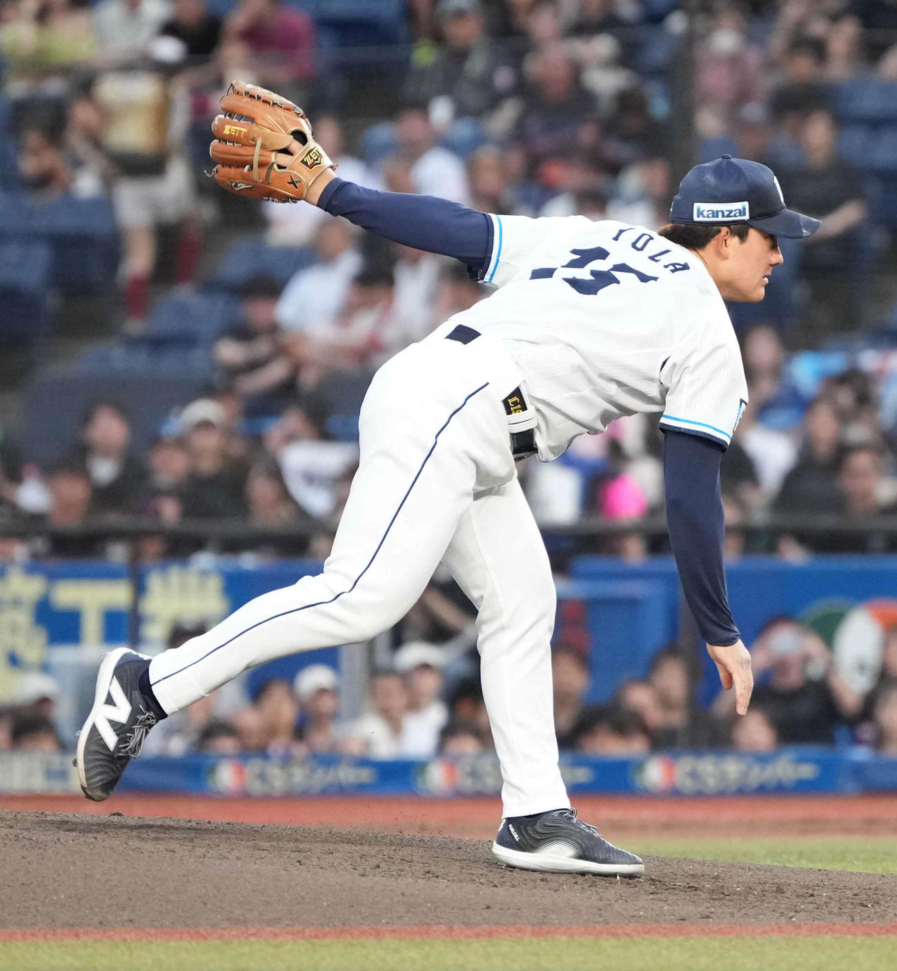 ロッテ対西武　西武先発の与座（撮影・小沢裕）