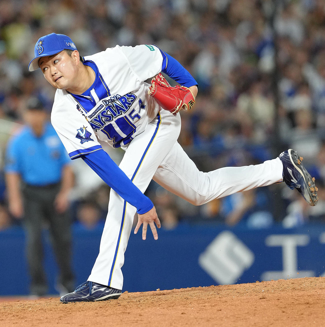 DeNA対巨人　7回から登板したDeNA石田裕（撮影・足立雅史）