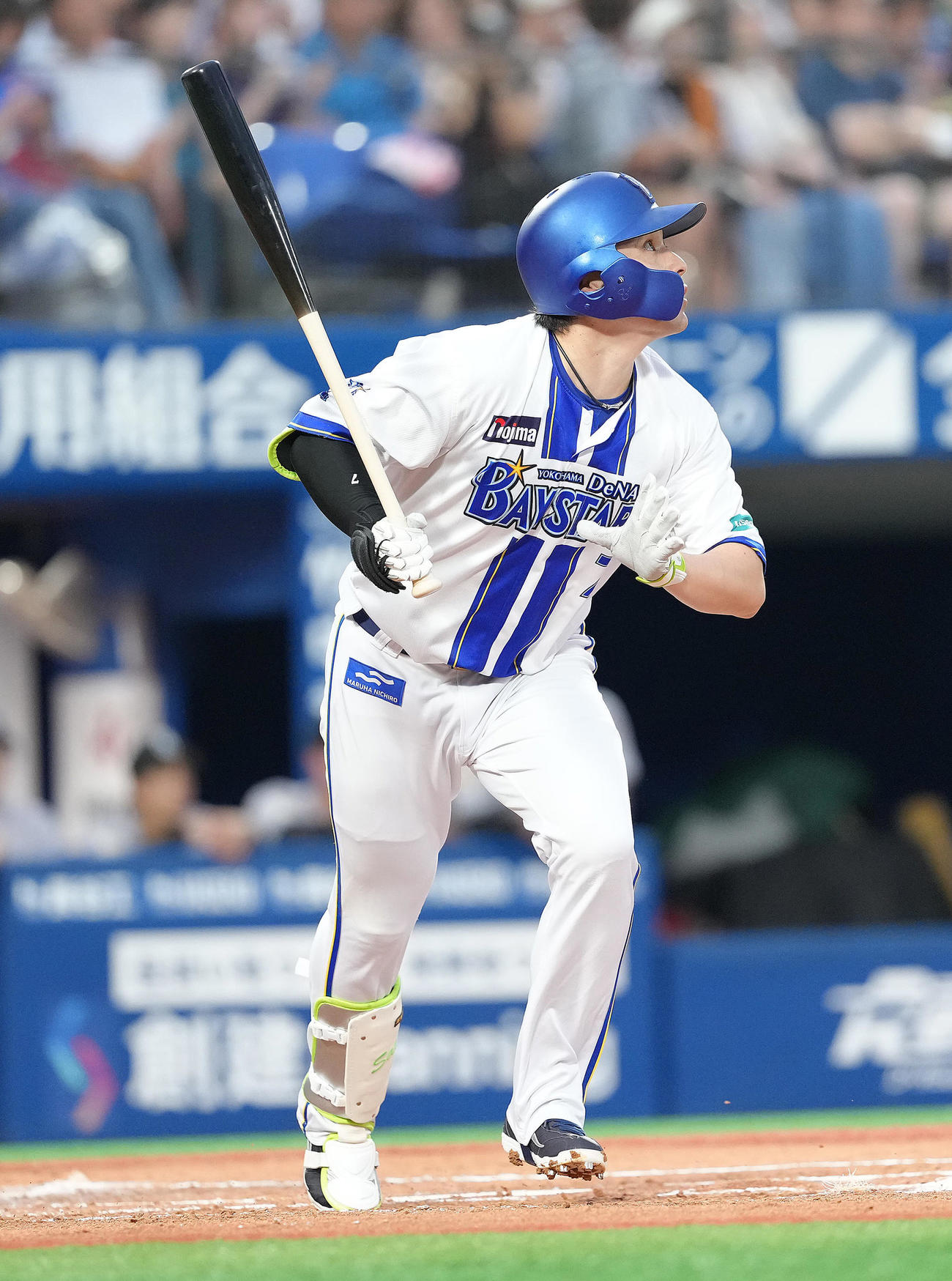 DeNA対巨人　1回裏DeNA1死、佐野は中前打を放つ（撮影・足立雅史）