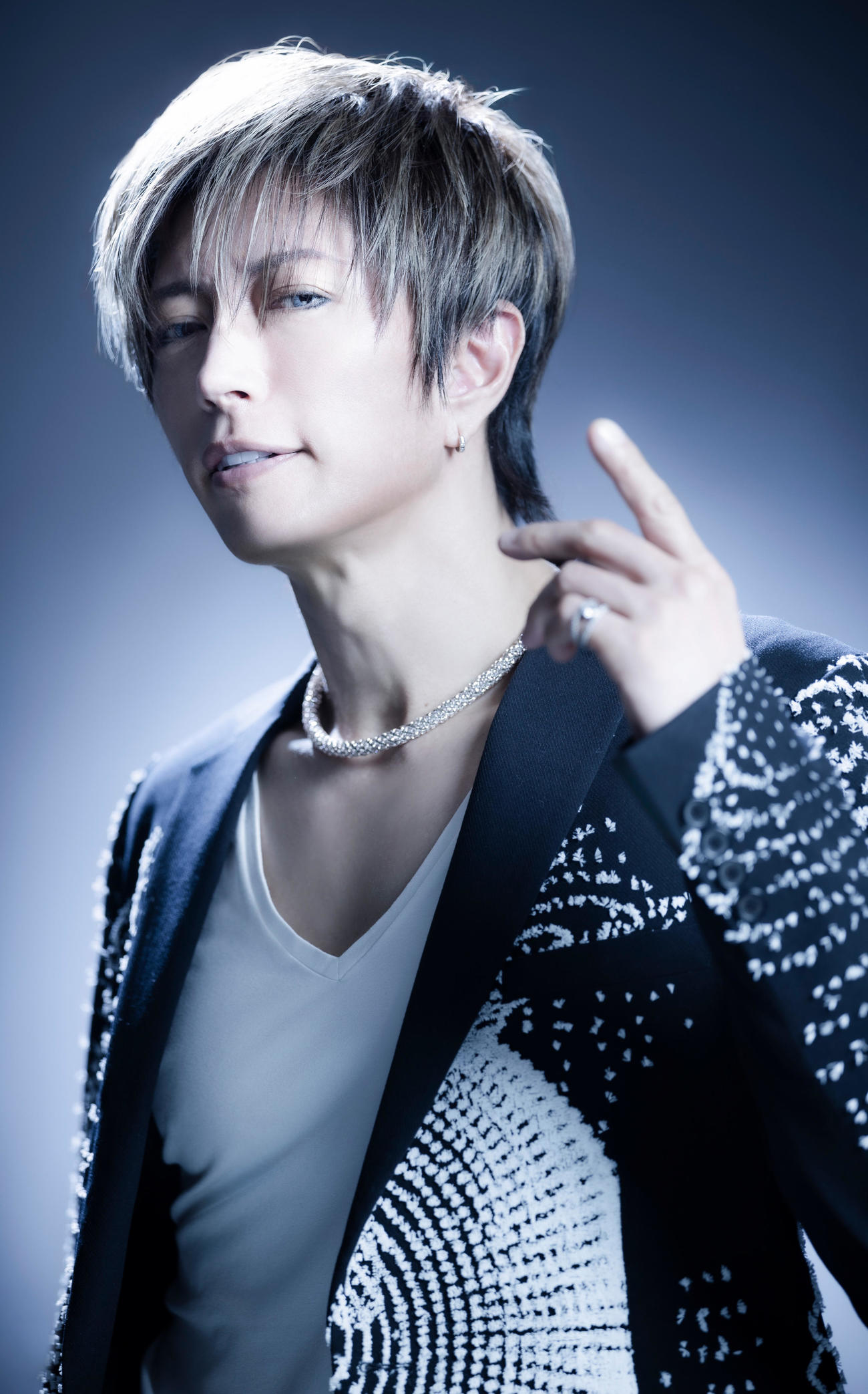 7月31日ソフトバンク戦でエスコンフィールドに来場するGACKT