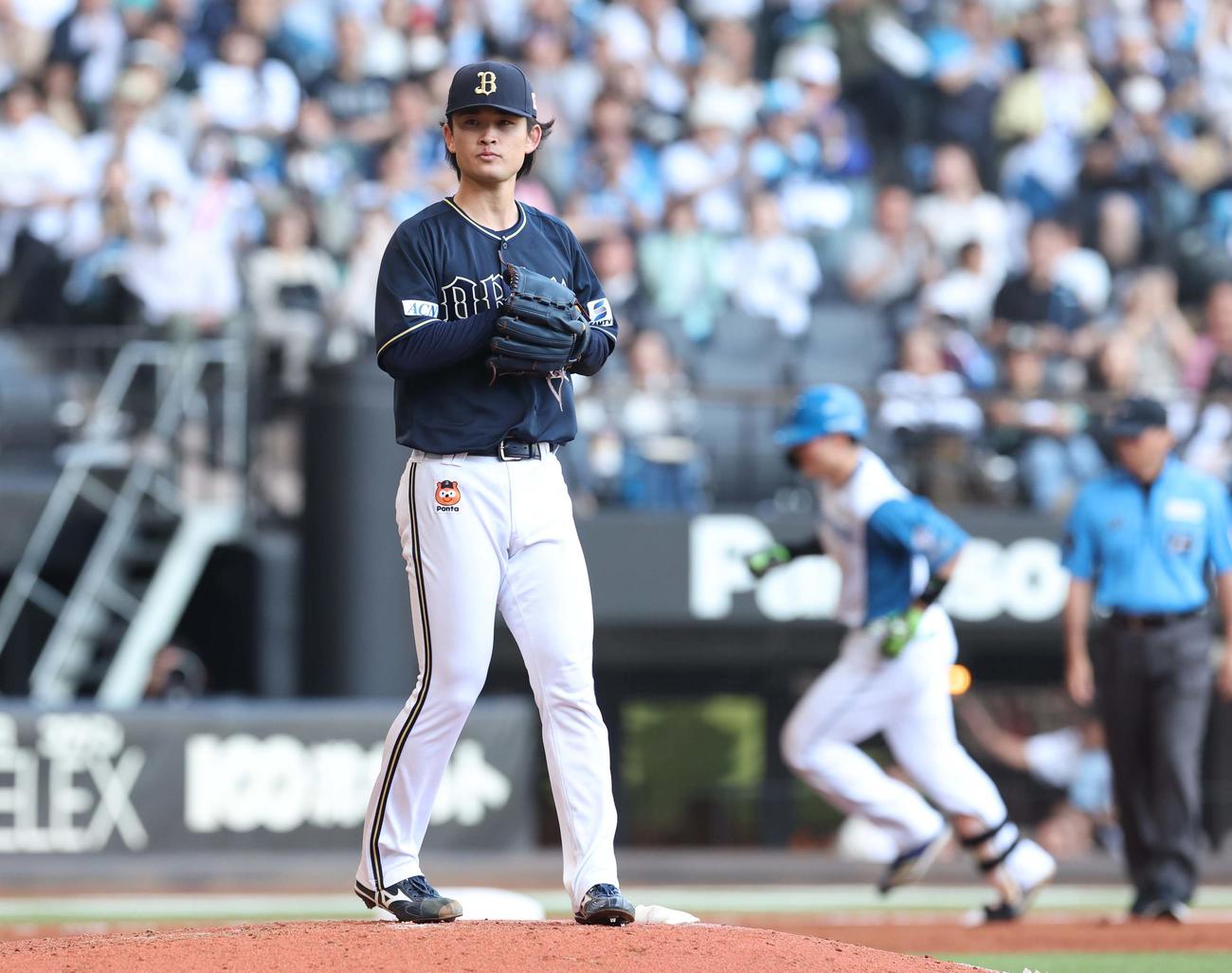 日本ハム対オリックス　5回裏日本ハム1死二塁、清宮幸に右越え2点本塁打を浴びる寺西（撮影・黒川智章）