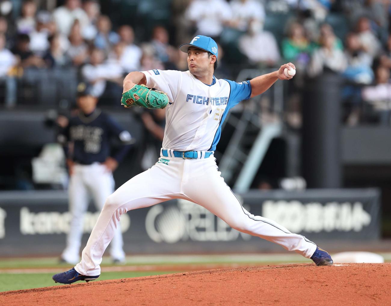 日本ハム対オリックス　6回に登板の上原（撮影・黒川智章）