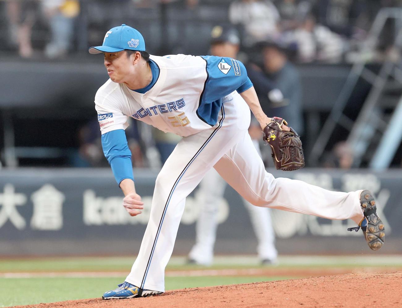 日本ハム対オリックス　8回に登板の田中（撮影・黒川智章）
